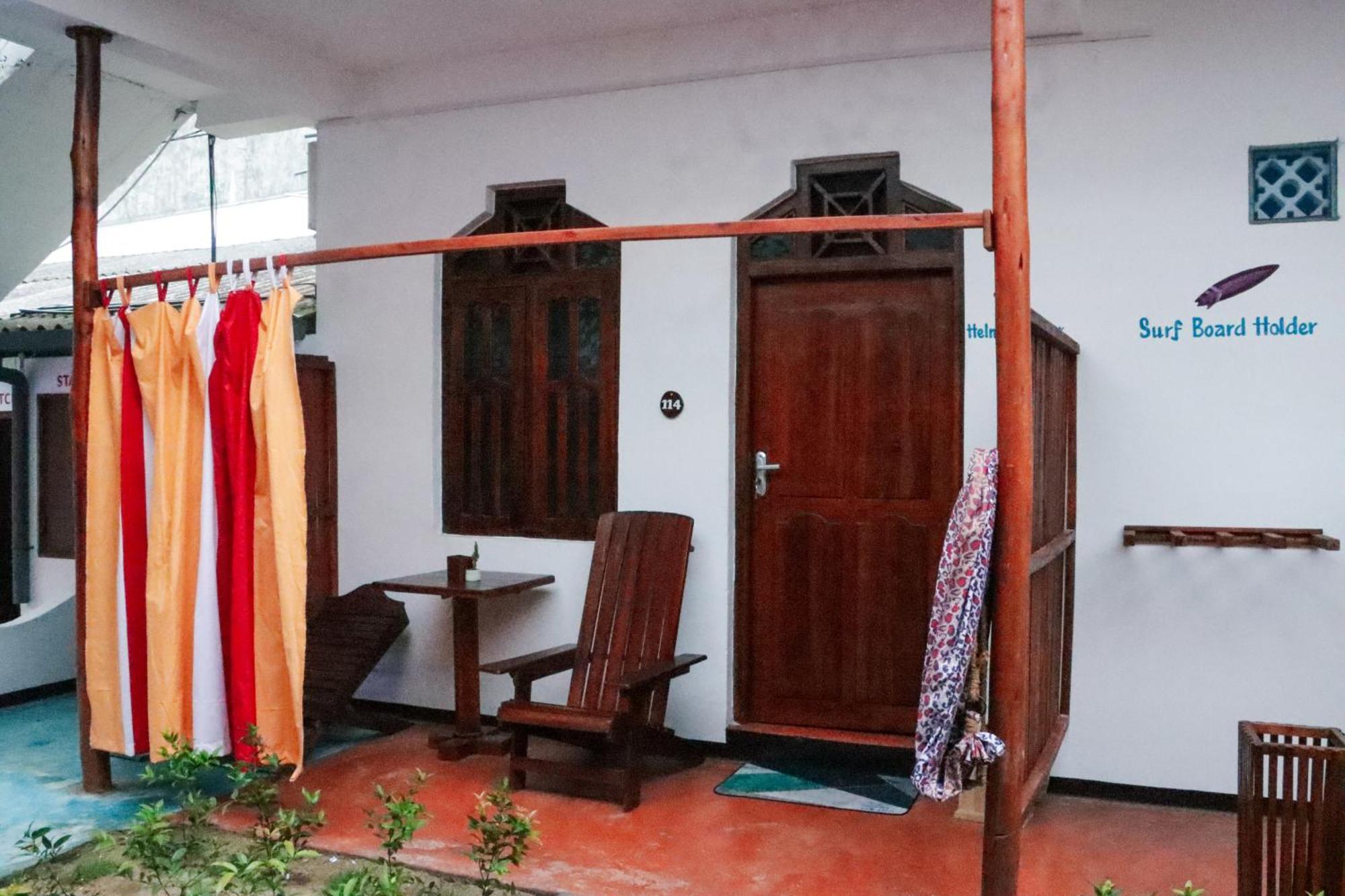 Surfers Park Arugambay Bed & Breakfast Vịnh Arugam Ngoại thất bức ảnh
