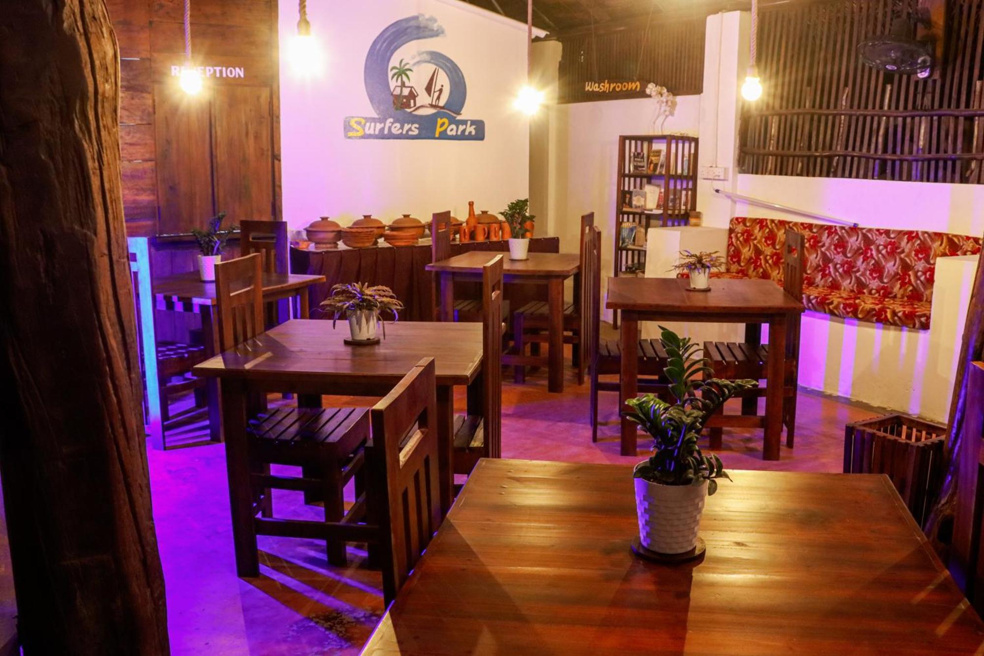 Surfers Park Arugambay Bed & Breakfast Vịnh Arugam Ngoại thất bức ảnh