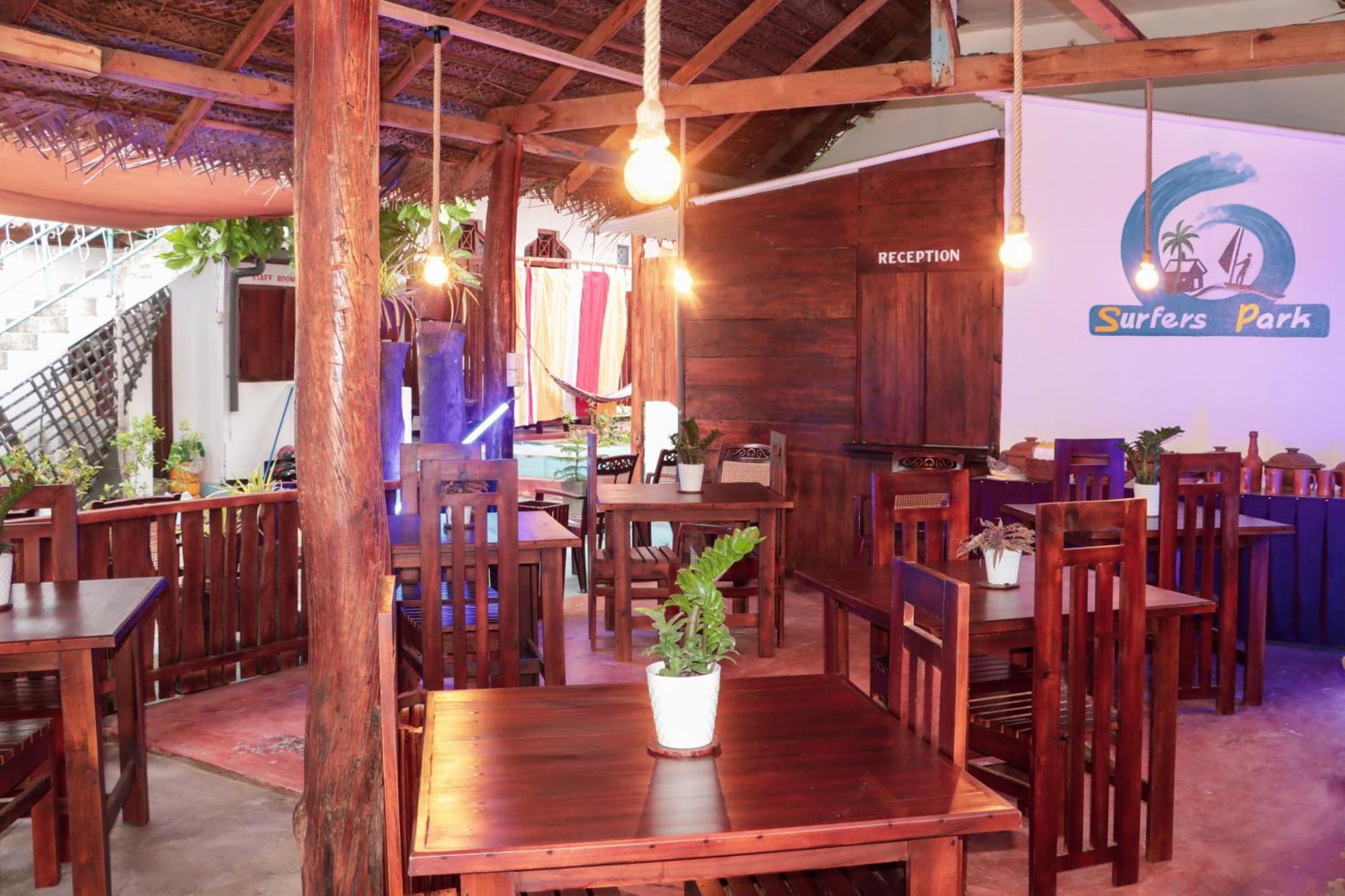 Surfers Park Arugambay Bed & Breakfast Vịnh Arugam Ngoại thất bức ảnh