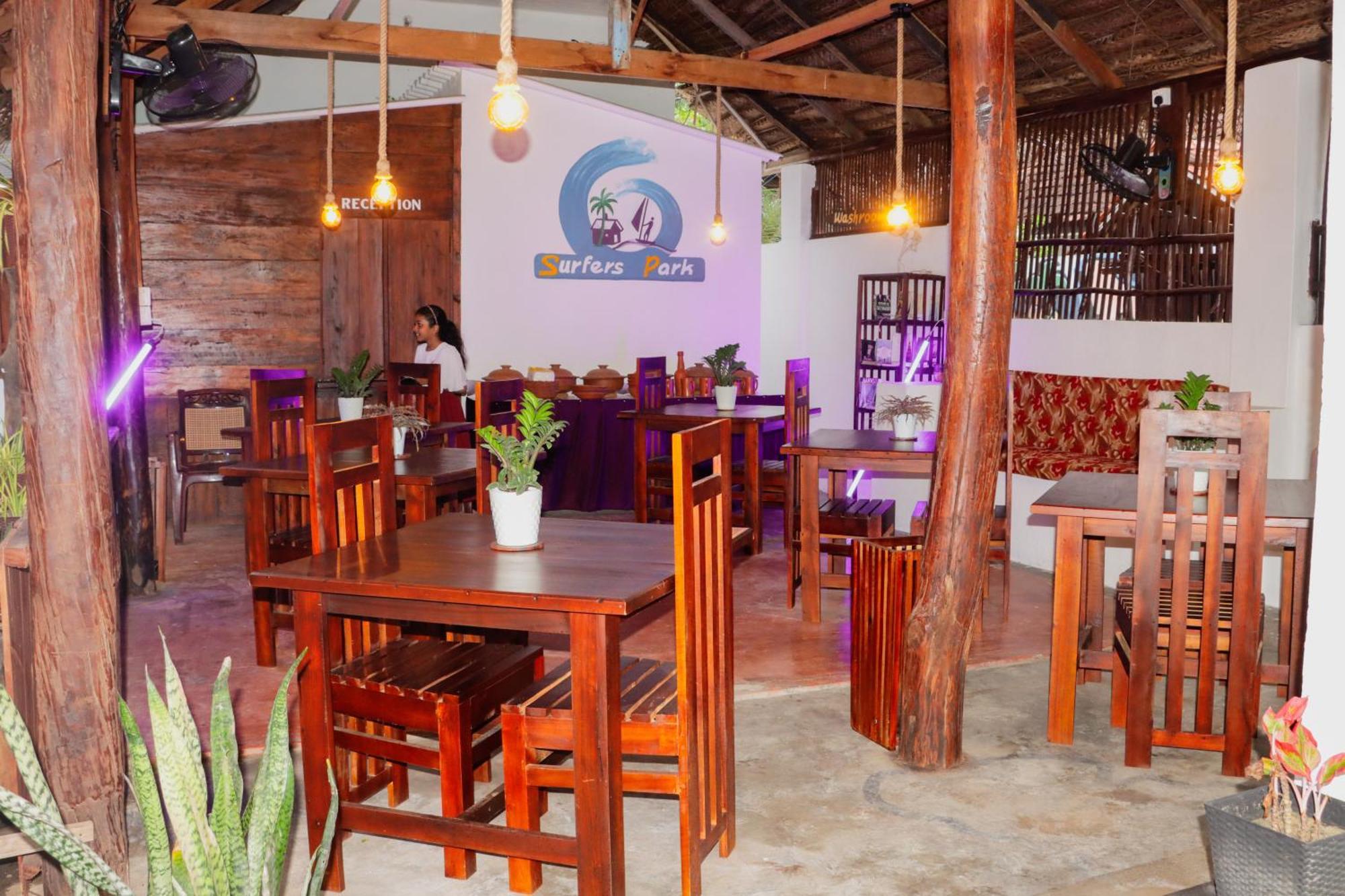 Surfers Park Arugambay Bed & Breakfast Vịnh Arugam Ngoại thất bức ảnh